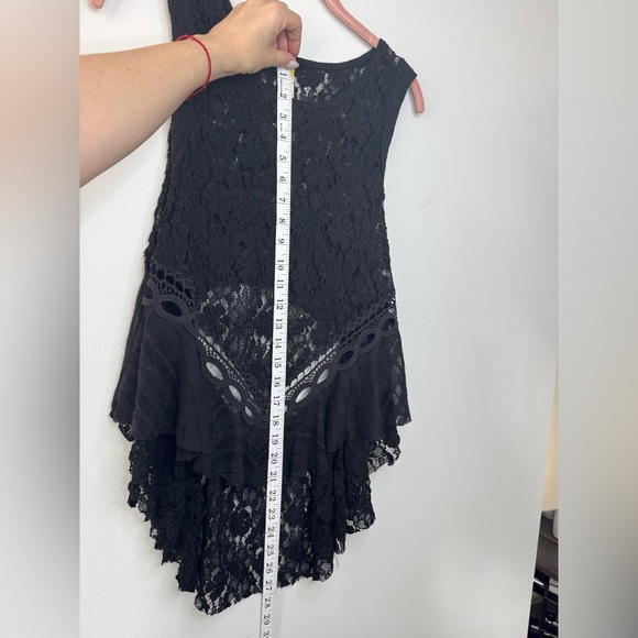 Black Lace Sleeveless Top - Picture 11 of 17
